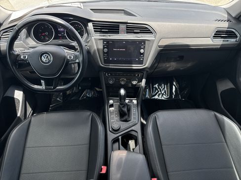 Used 2019 Volkswagen Tiguan SE w/ Panoramic Sunroof Package AWD/4WD image 12