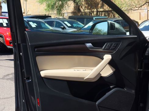 Used 2022 Audi Q5 2.0T Premium image 39