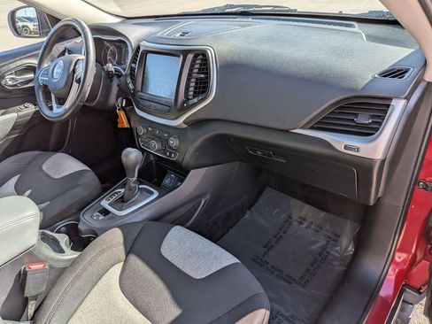 Used 2014 Jeep Cherokee Latitude FWD image 30
