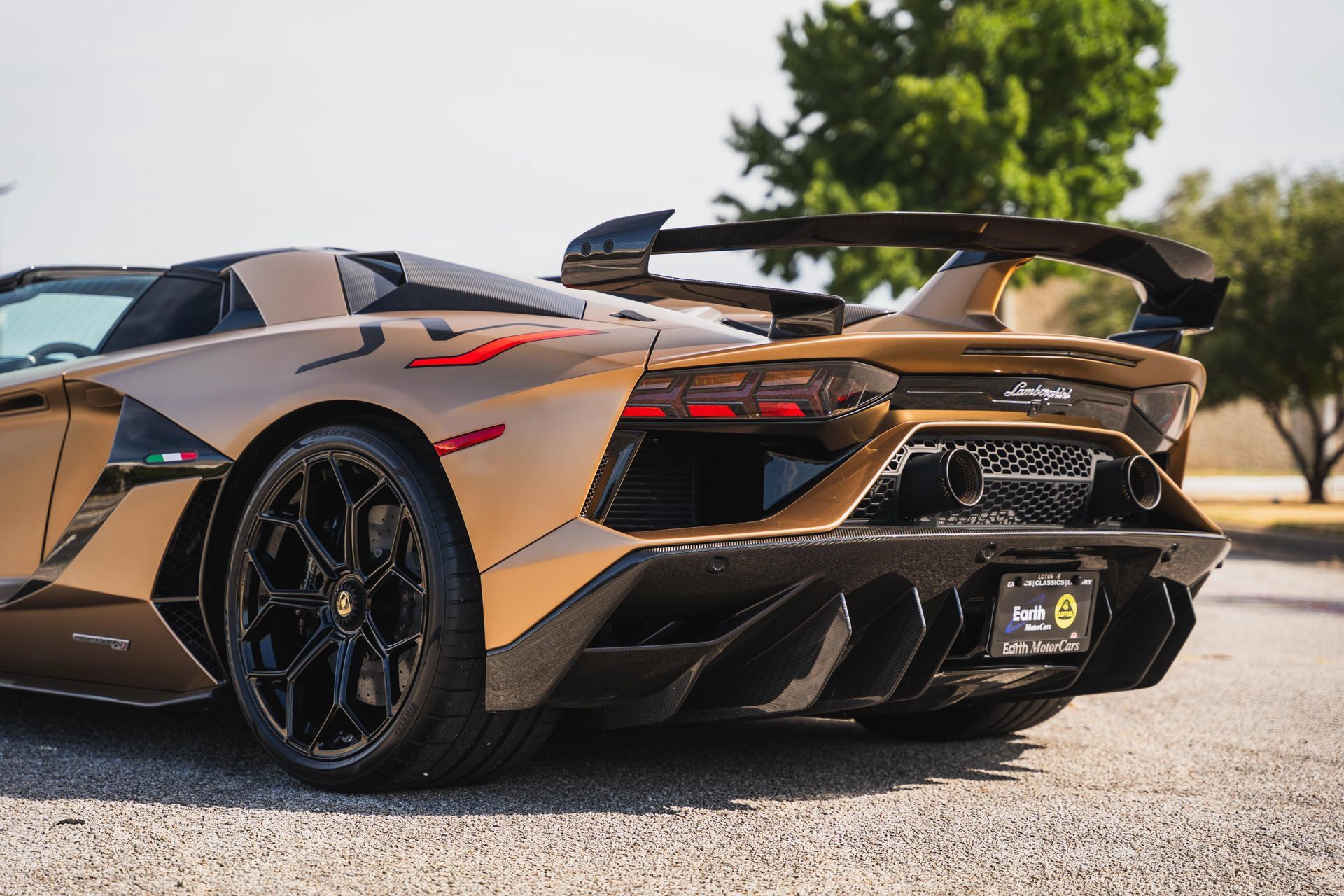 Used 2021 Lamborghini Aventador SVJ AWD/4WD image 23