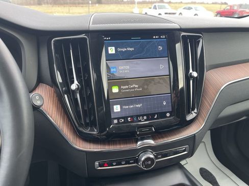 Used 2024 Volvo XC60 B5 Plus image 27