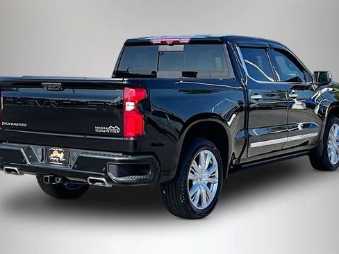Used 2024 Chevrolet Silverado 1500 High Country w/ High Country Premium Package AWD/4WD image 5