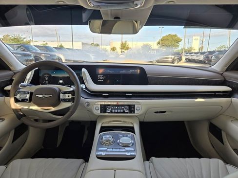 Used 2025 Genesis G90 3.5T AWD/4WD image 19