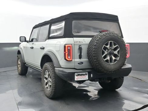 Used 2021 Ford Bronco Badlands image 3