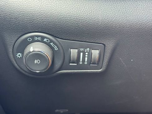 Certified 2025 Jeep Compass Trailhawk AWD/4WD image 23
