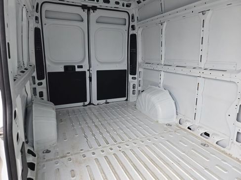 Used 2026 RAM ProMaster 2500 w/ Convenience Group FWD image 12
