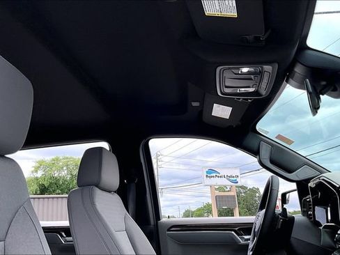 Used 2025 Chevrolet Silverado 1500 LT Trail Boss AWD/4WD image 27