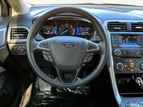 Used 2018 Ford Fusion S image 5