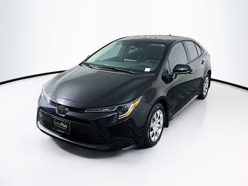 Used 2026 Toyota Corolla LE FWD image 3