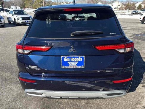 Used 2022 Mitsubishi Outlander SE image 5