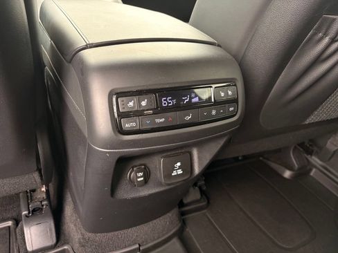 Certified 2025 Hyundai Palisade Calligraphy AWD/4WD image 28