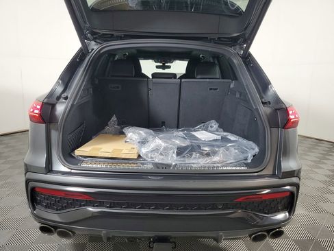 New 2026 Audi SQ5 Premium Plus image 8