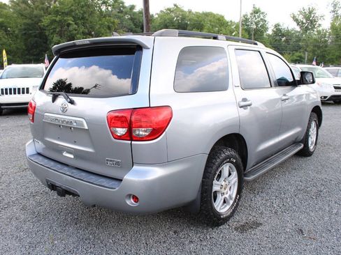 Used 2010 Toyota Sequoia SR5 AWD/4WD image 7