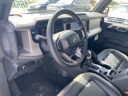New 2025 Ford Bronco Outer Banks w/ Sasquatch Package image 16