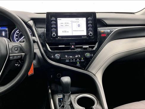 Used 2022 Toyota Camry LE image 8