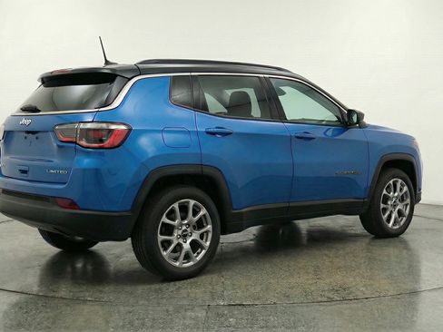Used 2025 Jeep Compass Limited image 9