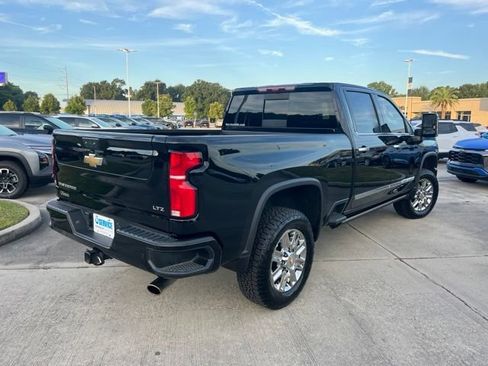 Used 2024 Chevrolet Silverado 2500 LTZ w/ LTZ Plus Package AWD/4WD image 10