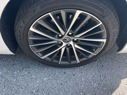 Used 2023 Lexus ES 350 w/ Premium Package image 7