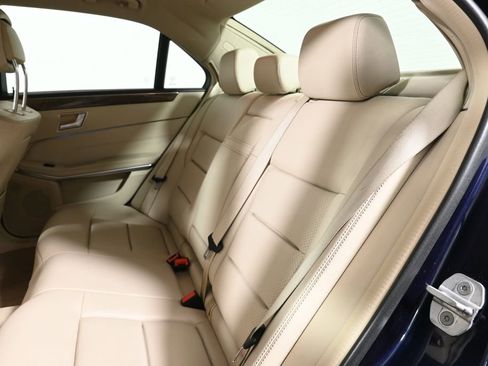 Used 2014 Mercedes-Benz E 350 4MATIC Sedan image 4