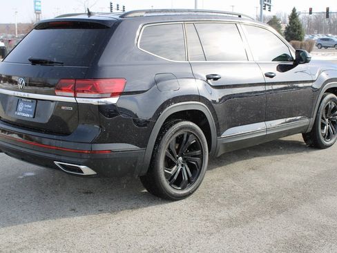 Certified 2022 Volkswagen Atlas SE w/ Black Wheel Package image 6