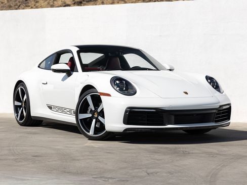 Certified 2022 Porsche 911 Carrera image 9