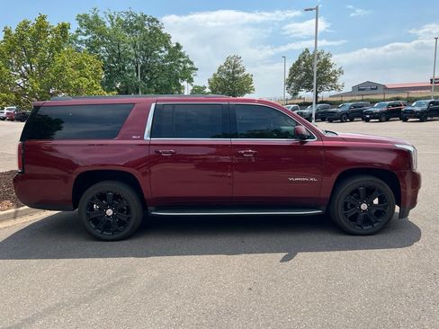 Used 2019 GMC Yukon XL SLT w/ Open Road Package AWD/4WD image 6