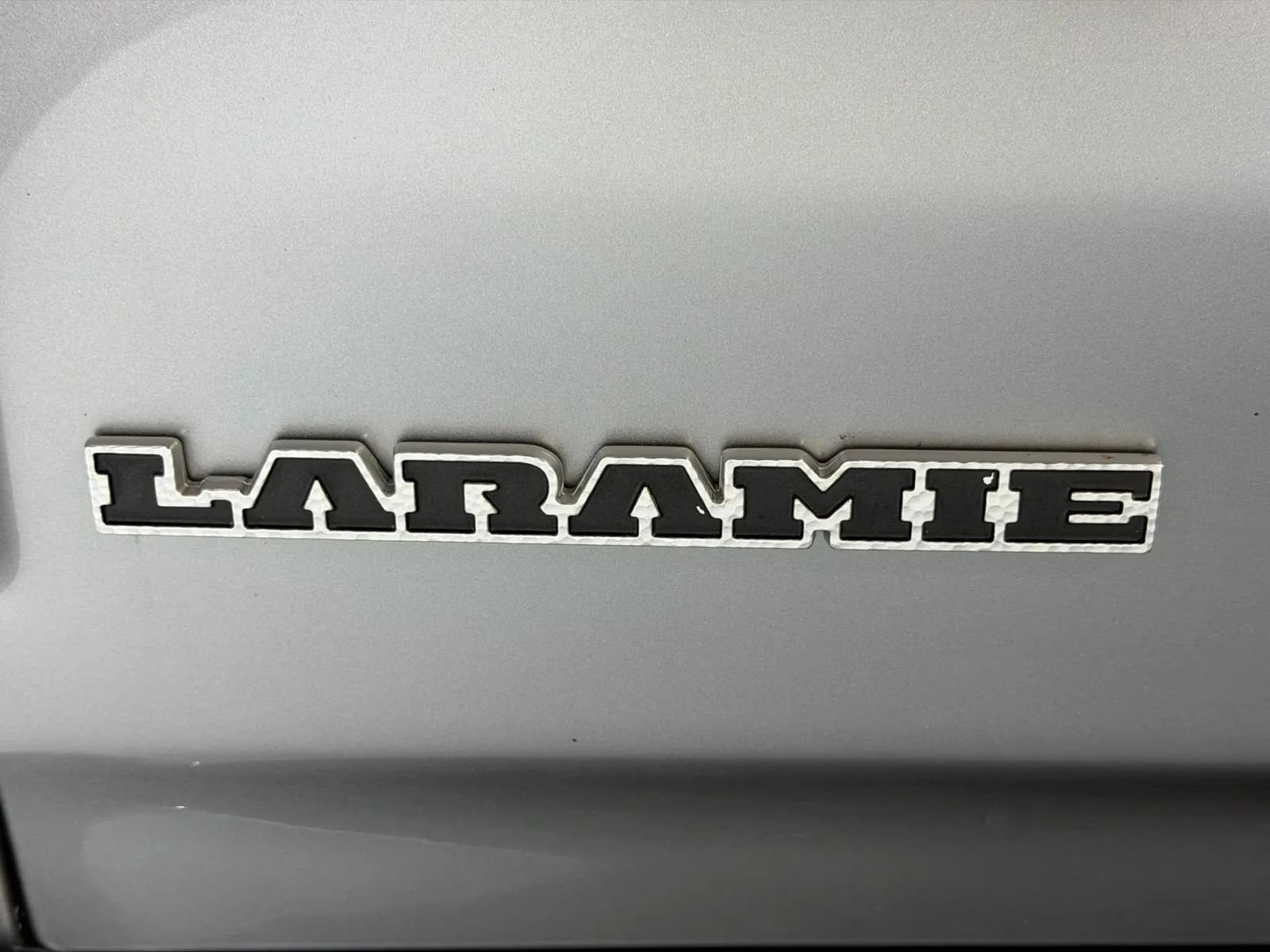 Used 2020 RAM 1500 Laramie AWD/4WD image 11
