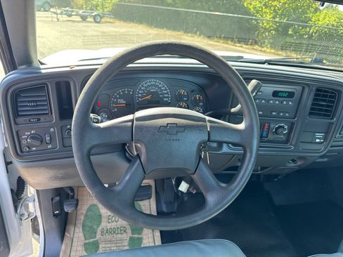 Used 2003 Chevrolet Silverado 1500 W/T RWD image 12