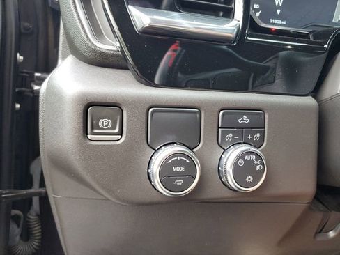 Used 2023 GMC Sierra 1500 SLE image 29