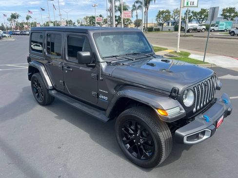 Used 2023 Jeep Wrangler Unlimited Sahara w/ Cold Weather Group AWD/4WD image 11