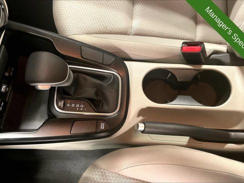 Used 2025 Kia Soul LX w/ LX Technology Package FWD image 17