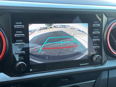 Used 2018 Toyota Tacoma TRD Sport RWD image 20