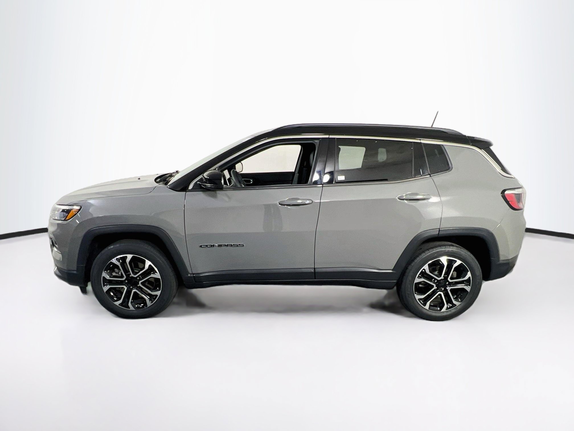 Used 2023 Jeep Compass Limited AWD/4WD image 8