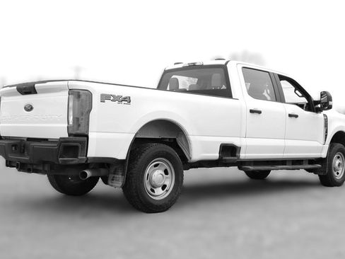 Used 2024 Ford F350 XL w/ FX4 Off-Road Package image 5