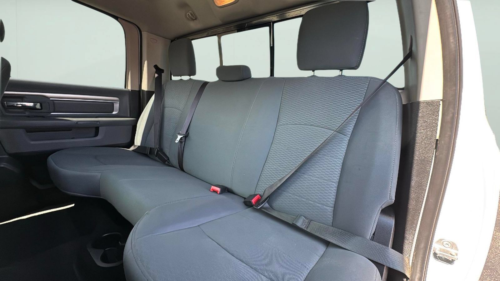 Used 2018 RAM 1500 Classic SLT AWD/4WD image 26