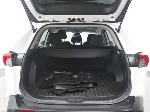 Used 2025 Toyota RAV4 XLE AWD/4WD image 16