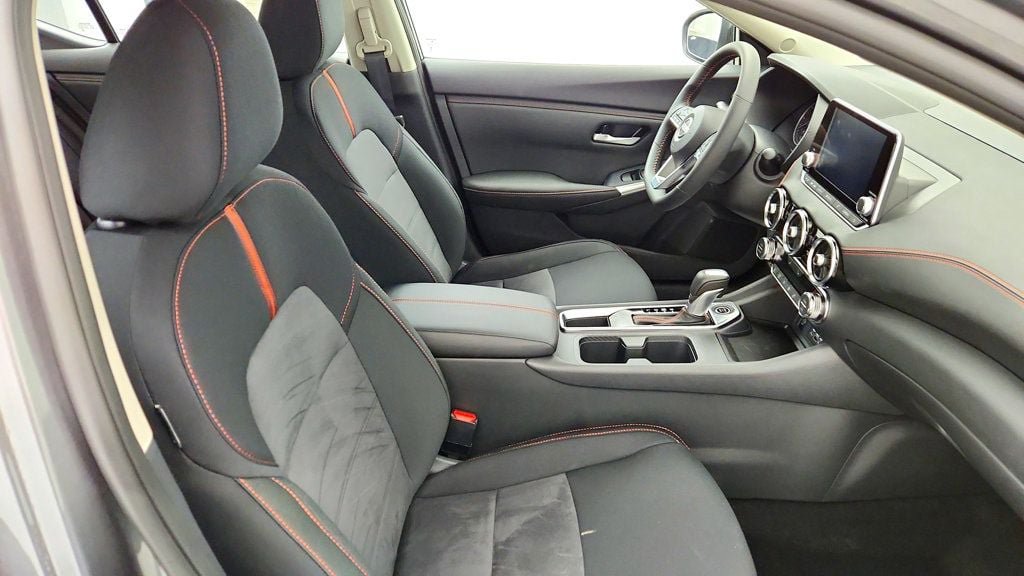 Used 2025 Nissan Sentra SR FWD image 22