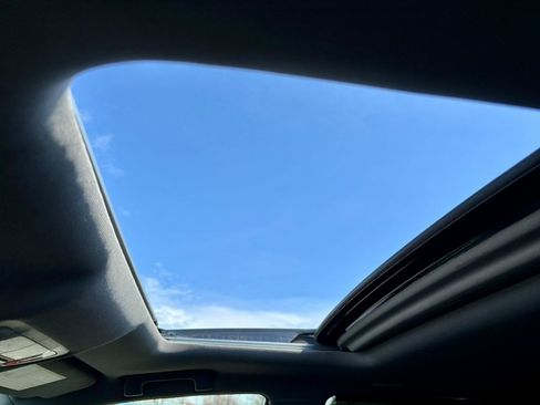 Used 2018 Toyota Highlander XLE image 30