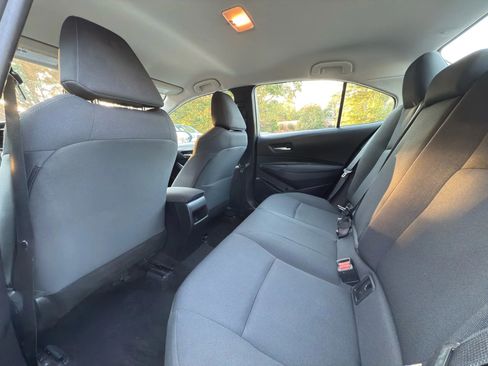 Used 2021 Toyota Corolla LE image 18