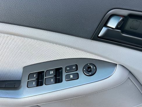 Used 2011 Kia Optima LX w/ Convenience Pkg image 11