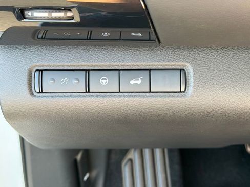 New 2026 Nissan Pathfinder SV AWD/4WD image 12