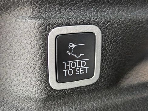 Used 2025 Jeep Grand Cherokee L Limited RWD image 13