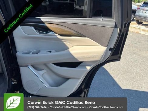 Used 2020 Cadillac Escalade Premium Luxury AWD/4WD image 23
