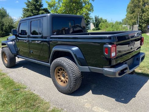 Used 2023 Jeep Gladiator Sport AWD/4WD image 3