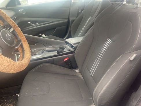 Used 2023 Hyundai Elantra SEL w/ Preferred Accessory Package image 18