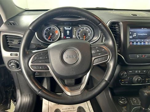 Used 2020 Jeep Cherokee Latitude Plus w/ Cold Weather Group AWD/4WD image 15