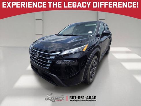 Used 2025 Nissan Rogue SV AWD/4WD image 1