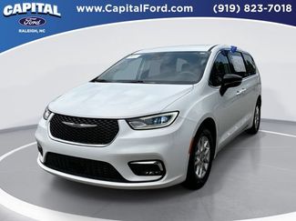 Used 2024 Chrysler Pacifica Touring-L FWD video 1