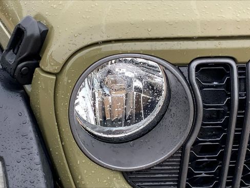 New 2026 Jeep Gladiator Sport image 13