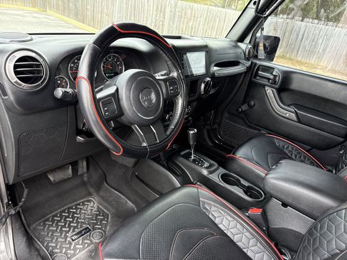Used 2018 Jeep Wrangler Sport AWD/4WD image 10